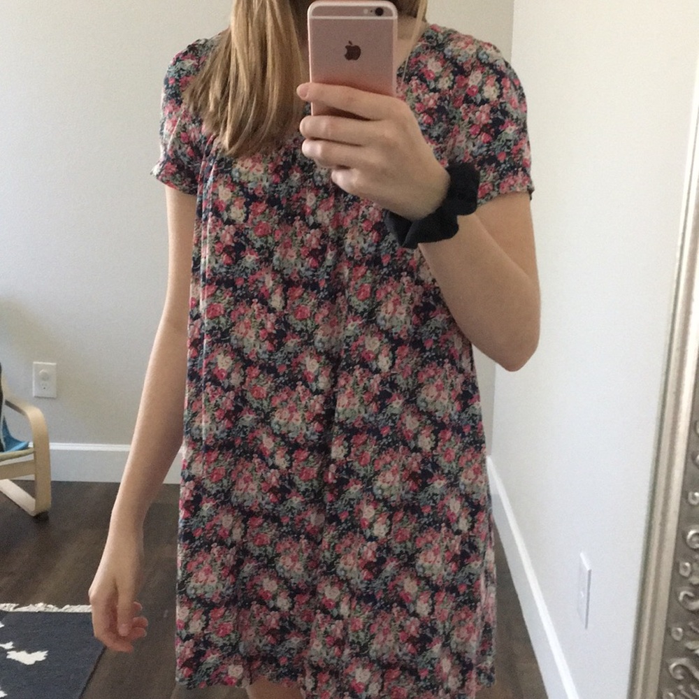 Dress - Picture 4 of 4